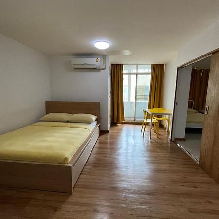 Dao Jaras Fah Hometel ดาวจรัสฟ้าโฮมเทล Bangkok Exterior foto